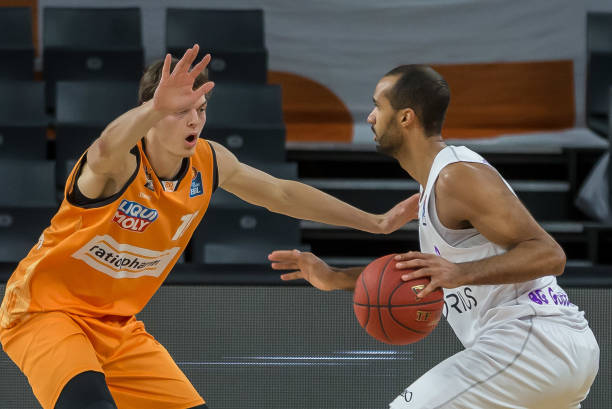 的连锁防守 的连锁防守