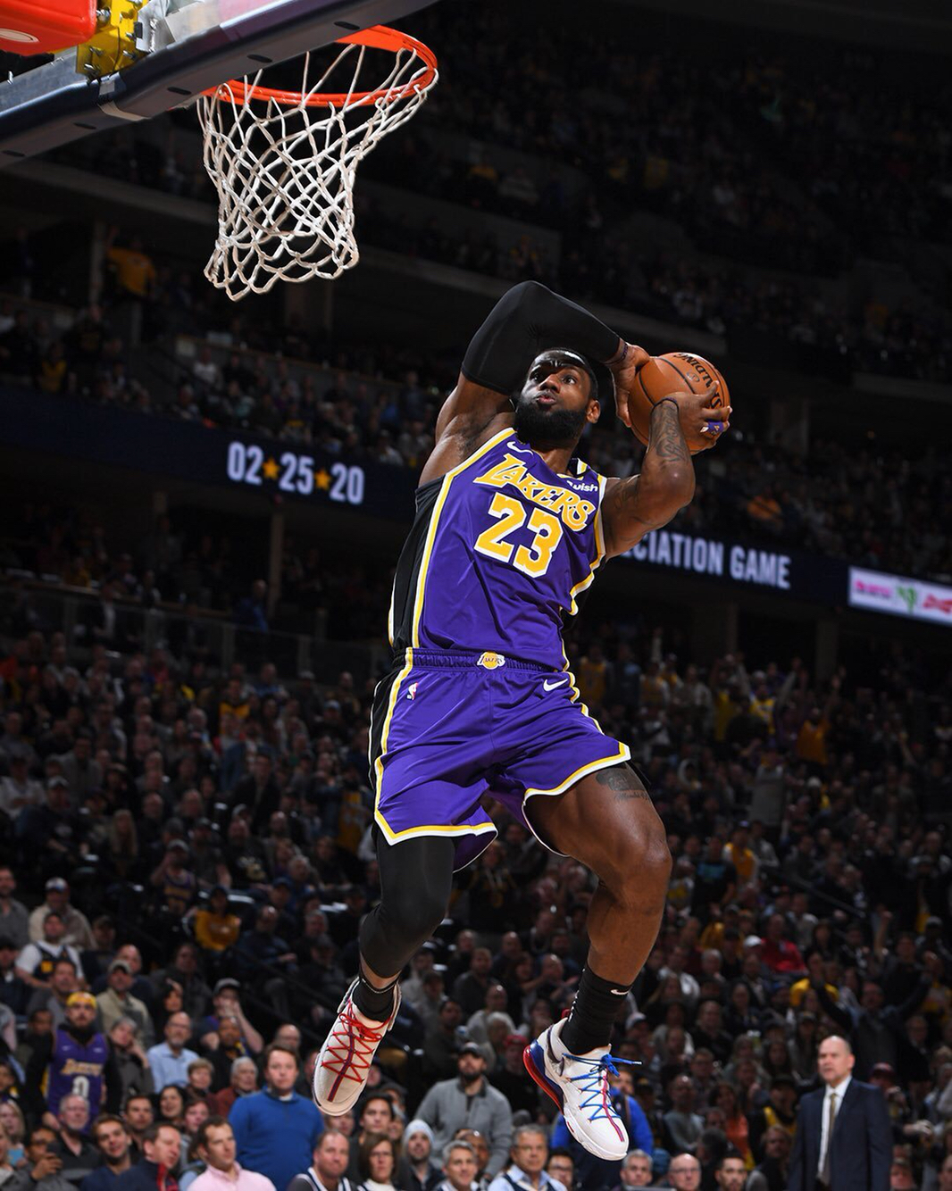 为锋线球员 为锋线球员