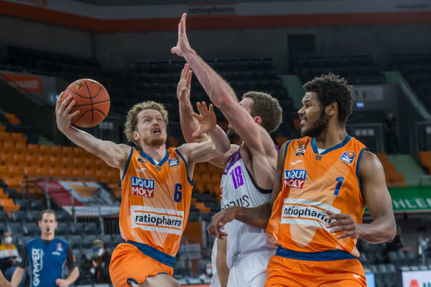 碰撞的舞台 碰撞的舞台