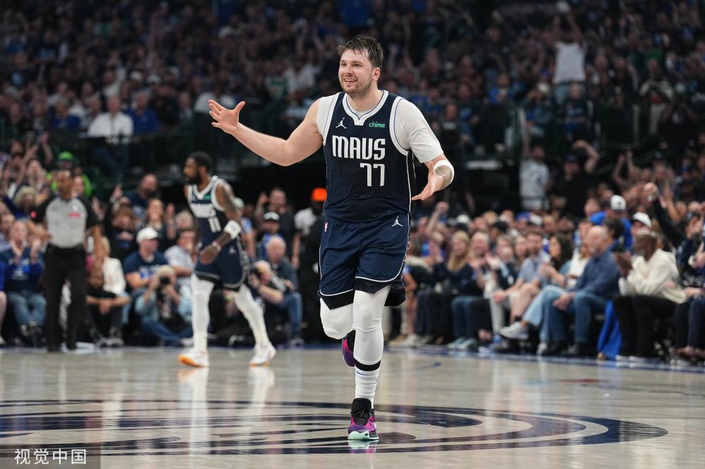 在效力于休 在效力于休